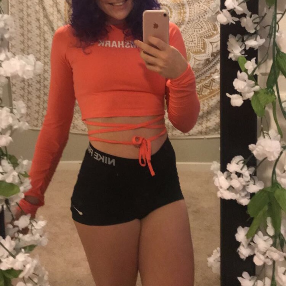 Gymshark Ribbon crop top - Picture 2 of 2